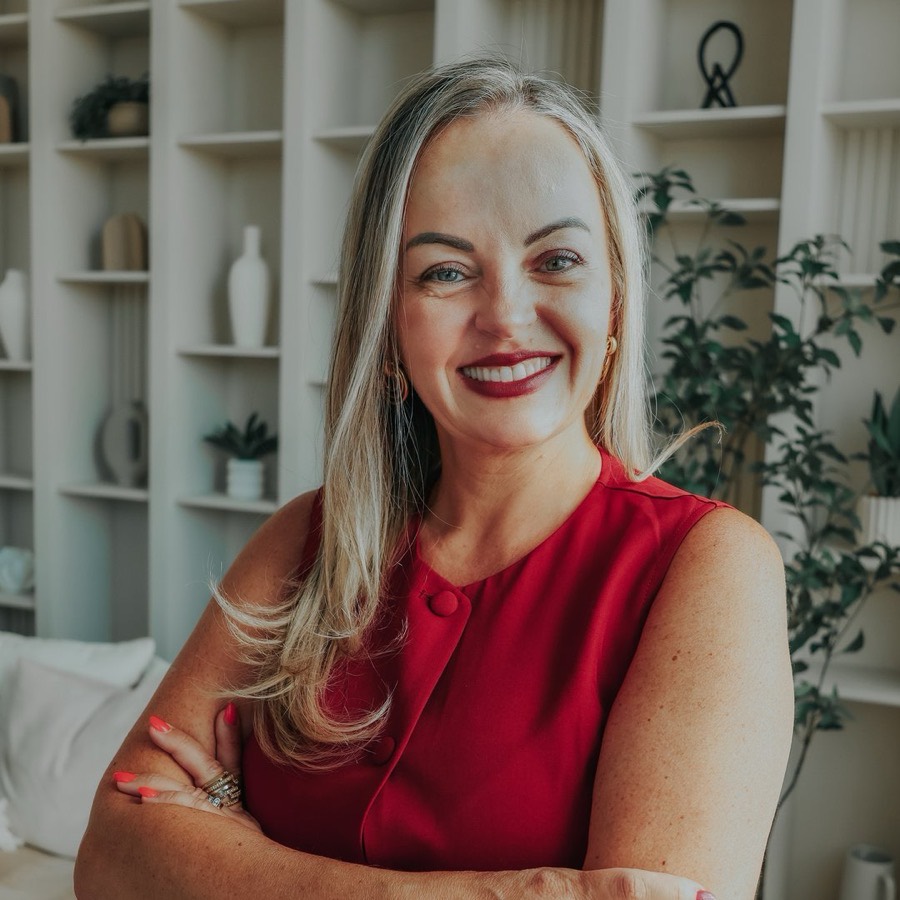 Izabella Ordones, consultora financeira licenciada no Canadá.